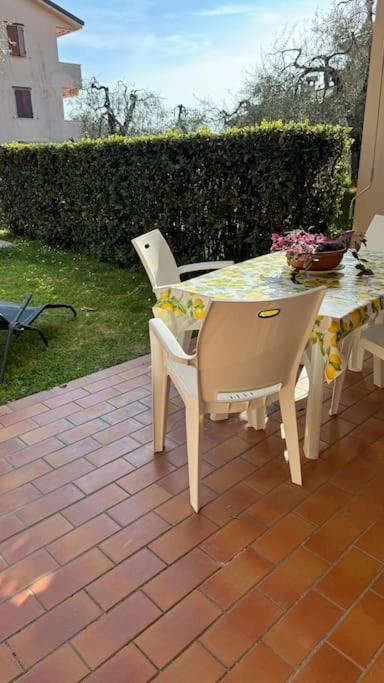 Giuly Beth'S House Apartment Brenzone sul Garda Exterior photo